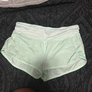 lulu size 2 shorts